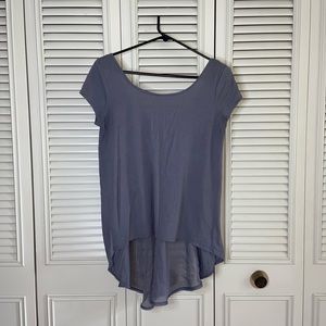 🌷AEO Solid Grey Short Sleeve Blouse with High Low Back Design Size Small
